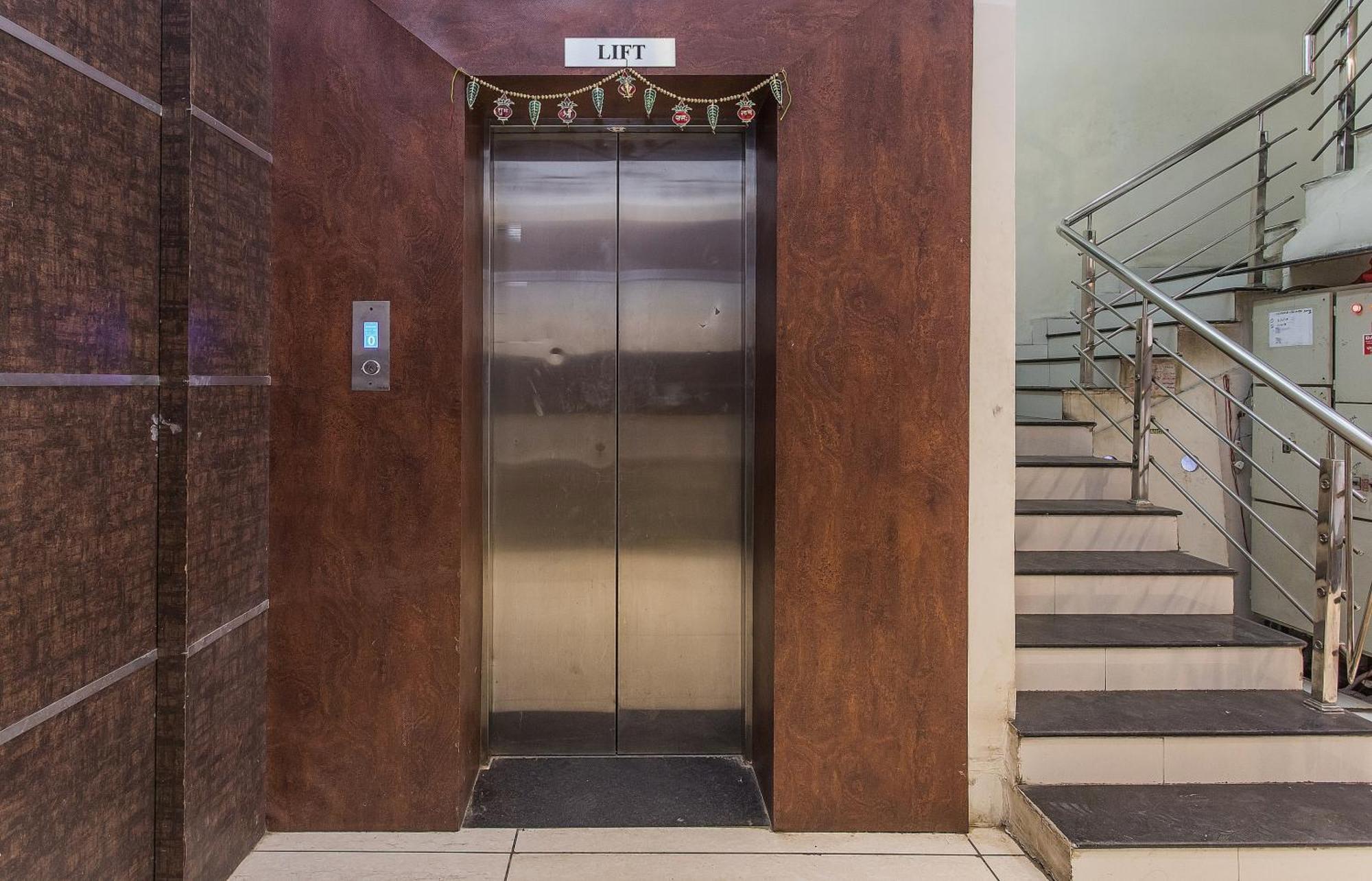 Hotel Mehar Residency Indore Zewnętrze zdjęcie