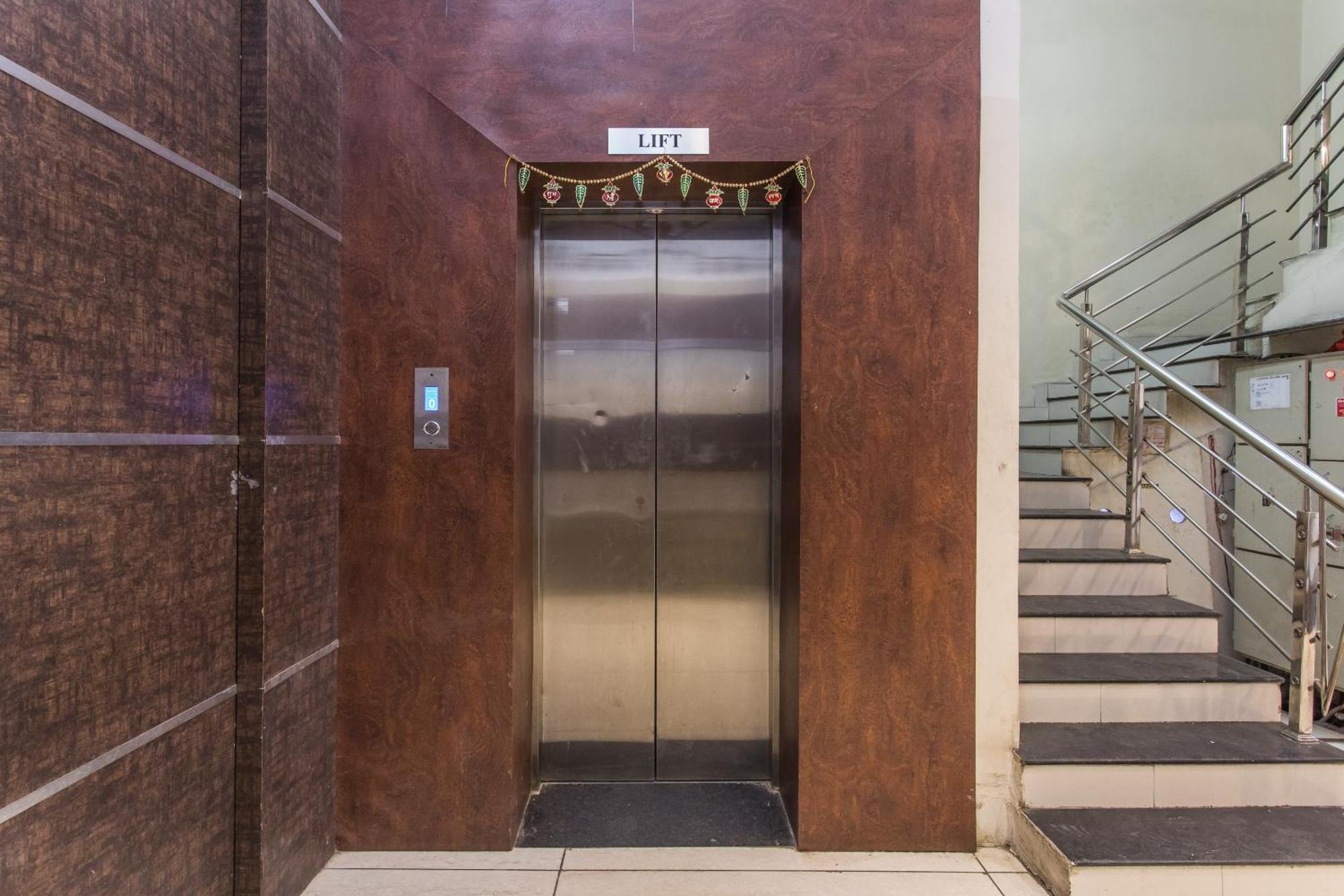 Hotel Mehar Residency Indore Zewnętrze zdjęcie